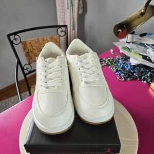 NIB, Danskin Stylish White Sneakers Size 8
